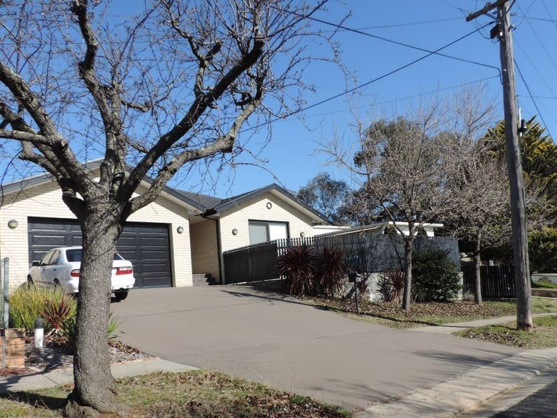 6 Fairmount Crescent, Queanbeyan NSW 2620