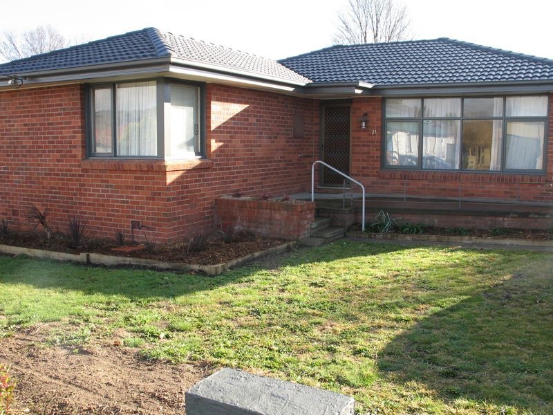21 White Avenue, Queanbeyan NSW 2620