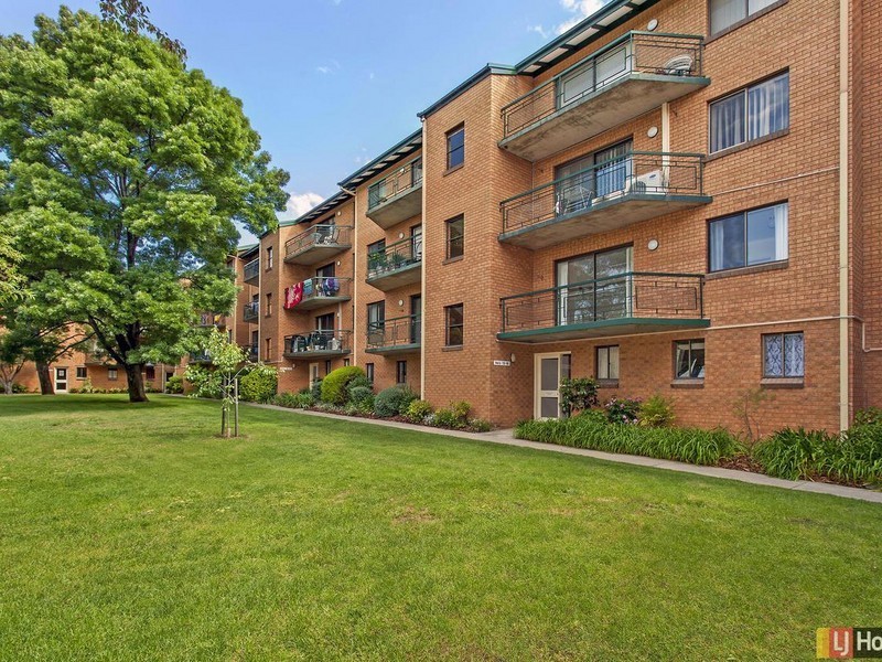 16/13-15 Mowatt Street, Queanbeyan NSW 2620