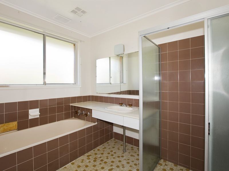 9 Bendora Avenue, Queanbeyan NSW 2620