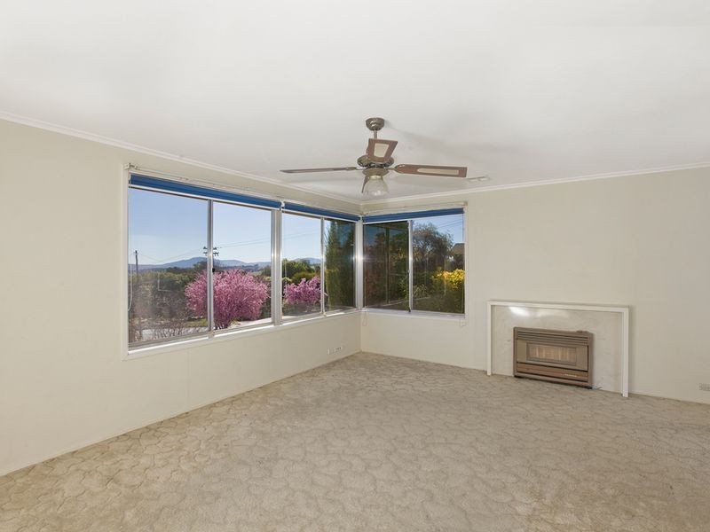 9 Bendora Avenue, Queanbeyan NSW 2620