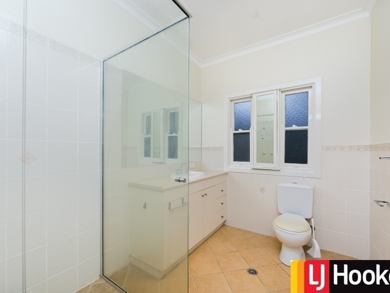 12 White Avenue, Queanbeyan NSW 2620