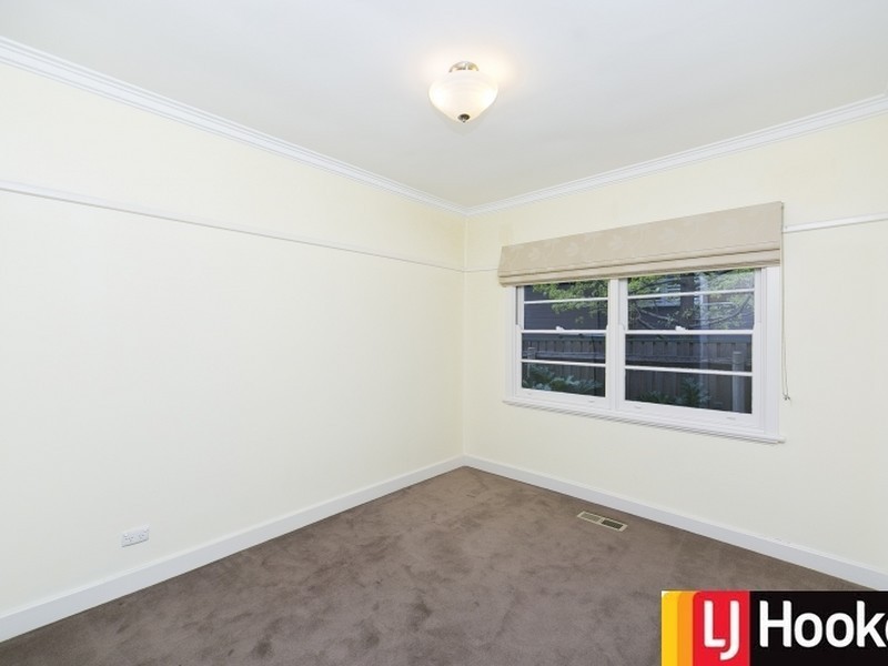 12 White Avenue, Queanbeyan NSW 2620