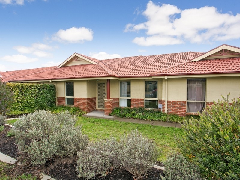 10/43-47 Hutchison Circuit, Queanbeyan NSW 2620