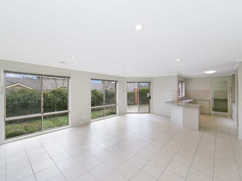 10/43-47 Hutchison Circuit, Queanbeyan NSW 2620
