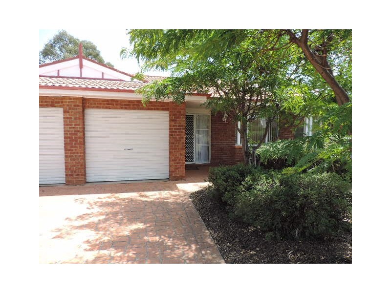 6 Wyena Court, Jerrabomberra NSW 2619