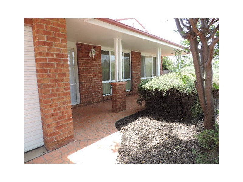 6 Wyena Court, Jerrabomberra NSW 2619