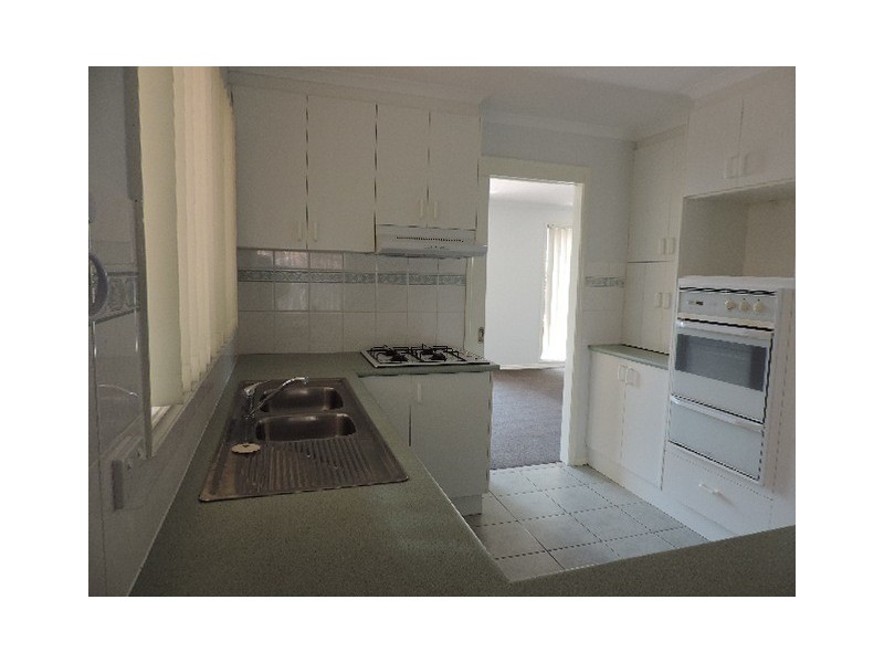 6 Wyena Court, Jerrabomberra NSW 2619