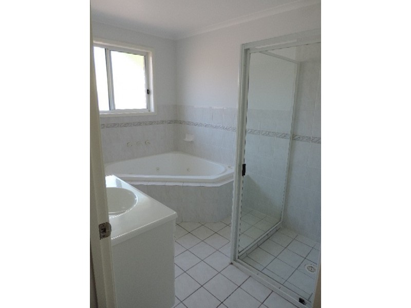 6 Wyena Court, Jerrabomberra NSW 2619