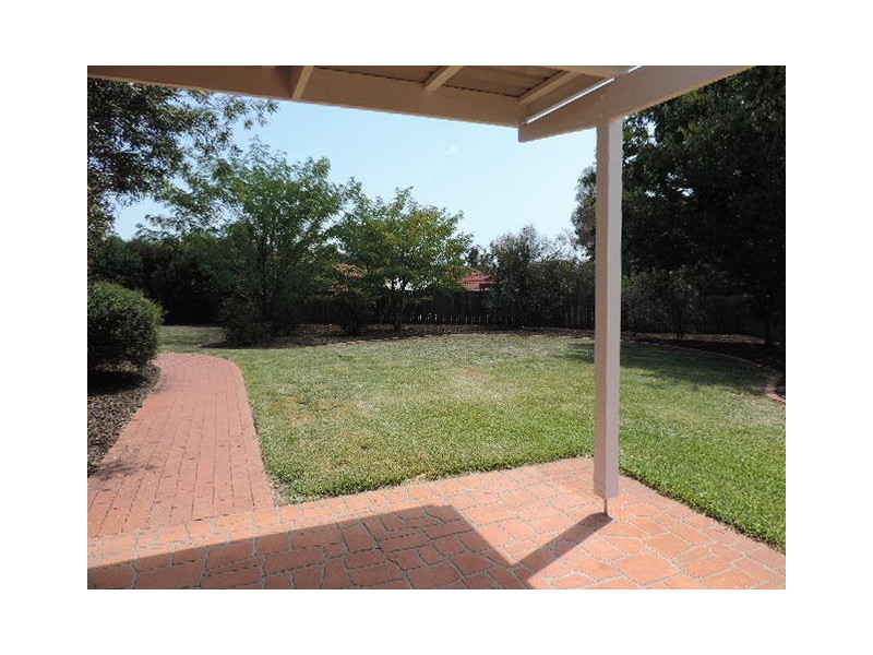 6 Wyena Court, Jerrabomberra NSW 2619