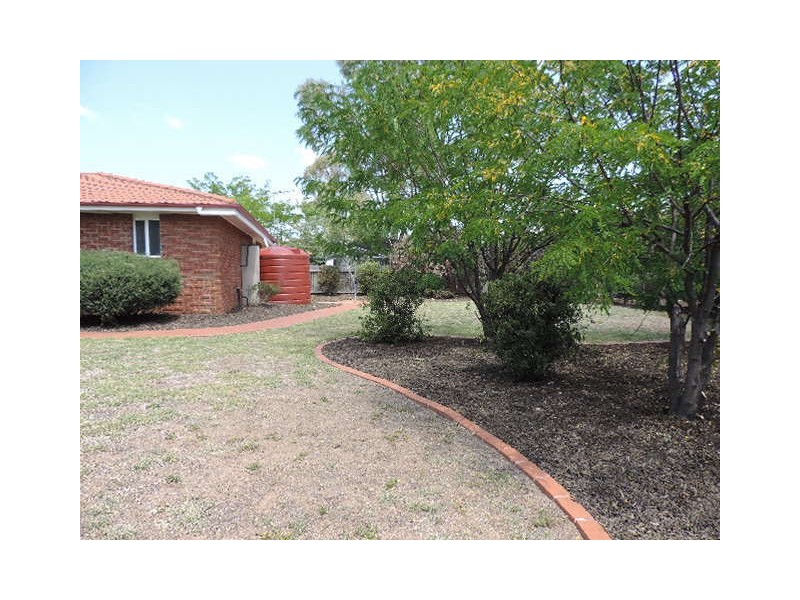 6 Wyena Court, Jerrabomberra NSW 2619