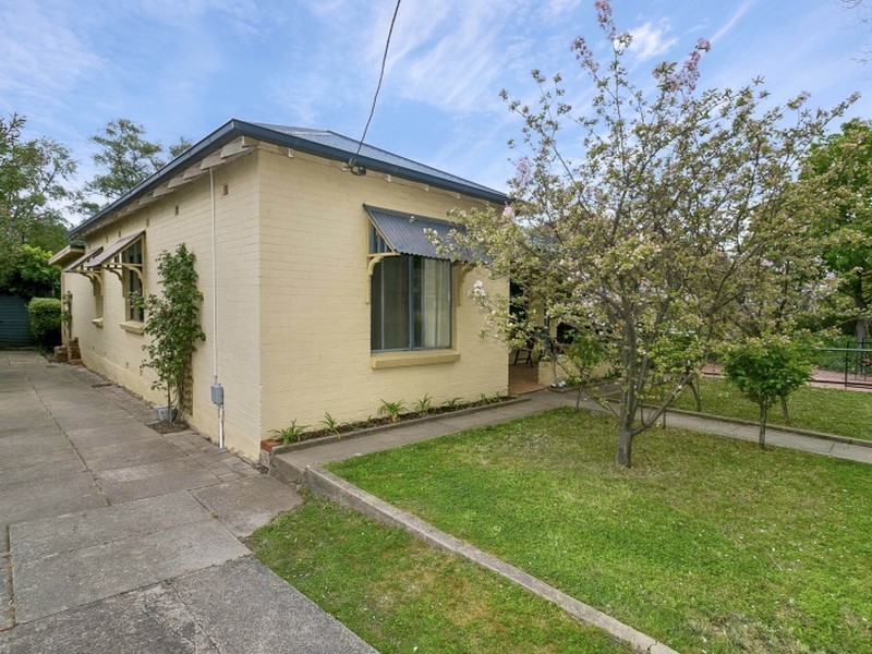 17 Park Street, Queanbeyan NSW 2620