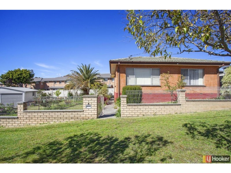 4 Adams Street, Queanbeyan NSW 2620