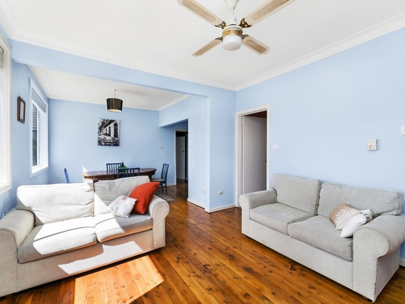 4 Railway Avenue, Queanbeyan NSW 2620