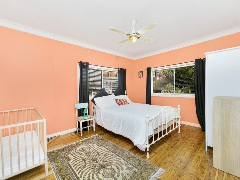 4 Railway Avenue, Queanbeyan NSW 2620