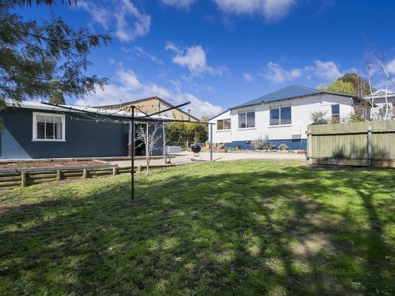 4 Railway Avenue, Queanbeyan NSW 2620