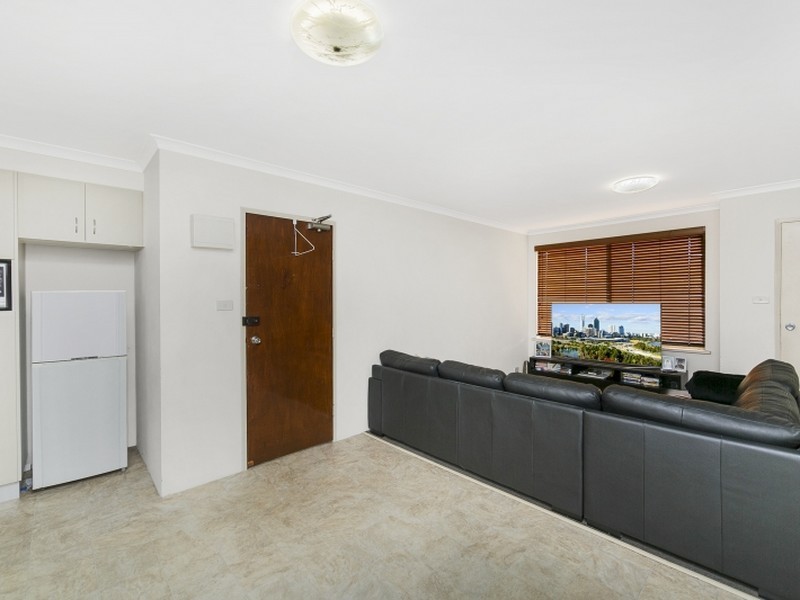 18/15 Crest Road, Queanbeyan NSW 2620