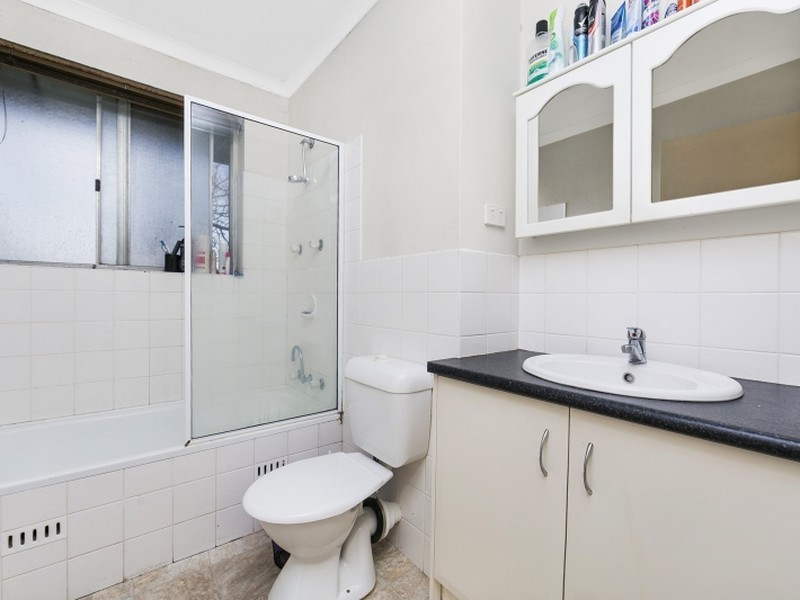 18/15 Crest Road, Queanbeyan NSW 2620