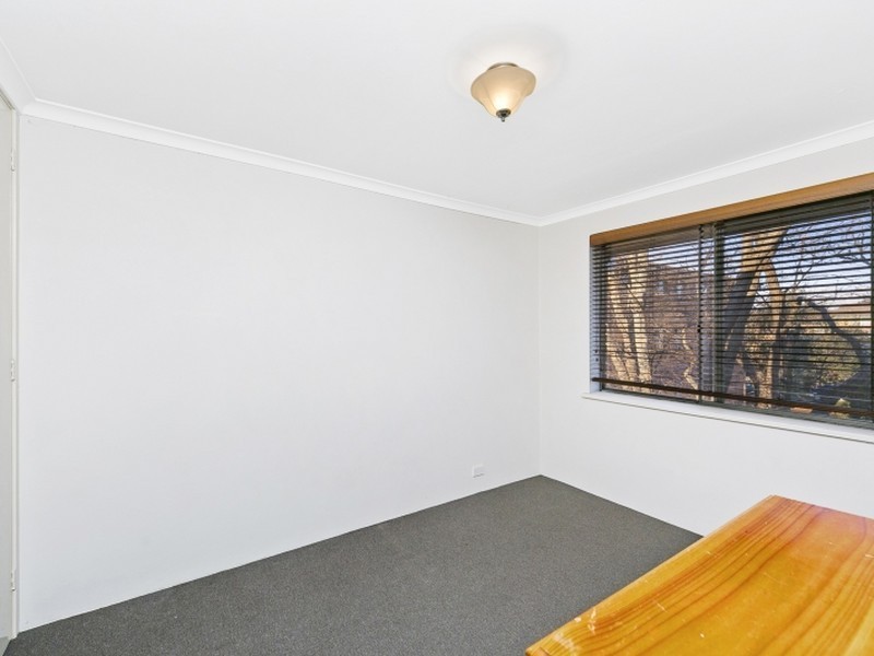 18/15 Crest Road, Queanbeyan NSW 2620