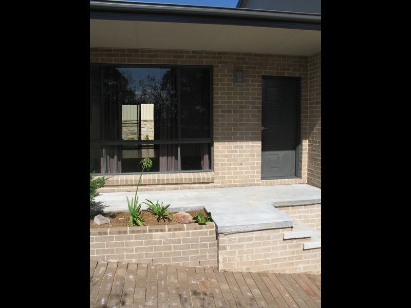 1/102 GILMORE ROAD, Queanbeyan NSW 2620