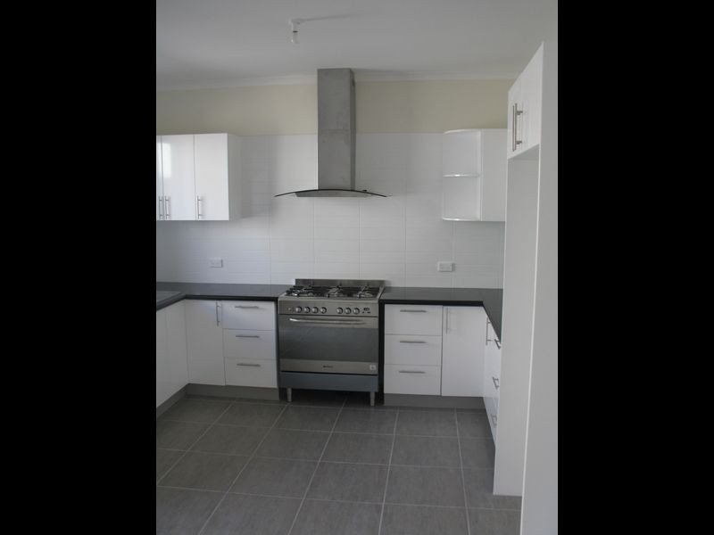 1/102 GILMORE ROAD, Queanbeyan NSW 2620