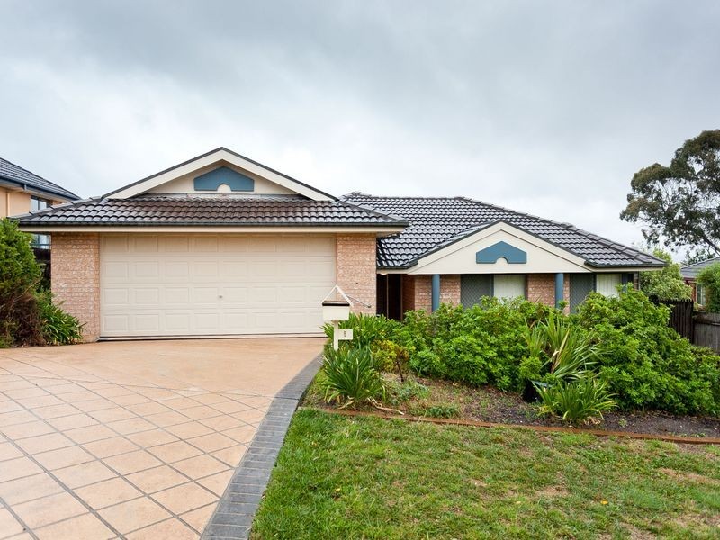 5 Magnolia Close, Jerrabomberra NSW 2619