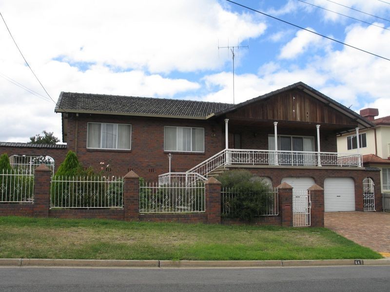 64 Cameron Rd, Queanbeyan NSW 2620
