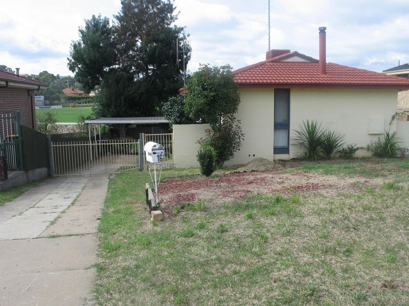 16 Waratah Street, Queanbeyan NSW 2620