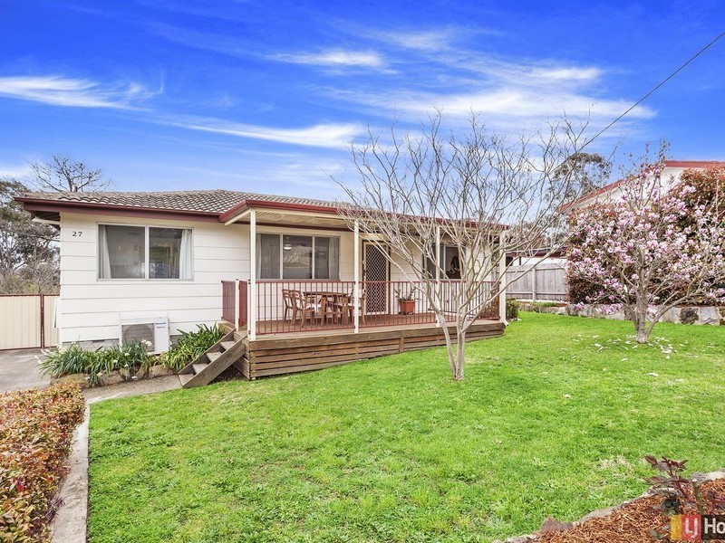 27 Elizabeth Crescent, Queanbeyan NSW 2620