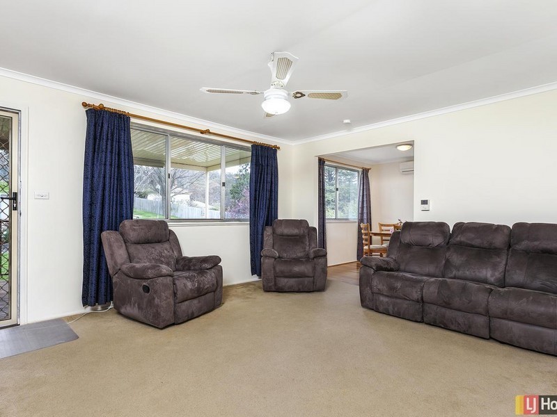 27 Elizabeth Crescent, Queanbeyan NSW 2620