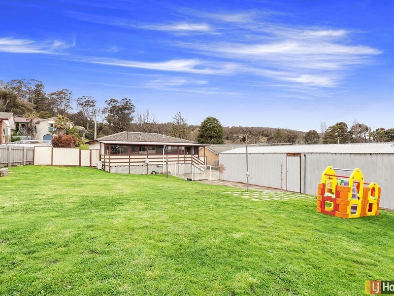 27 Elizabeth Crescent, Queanbeyan NSW 2620