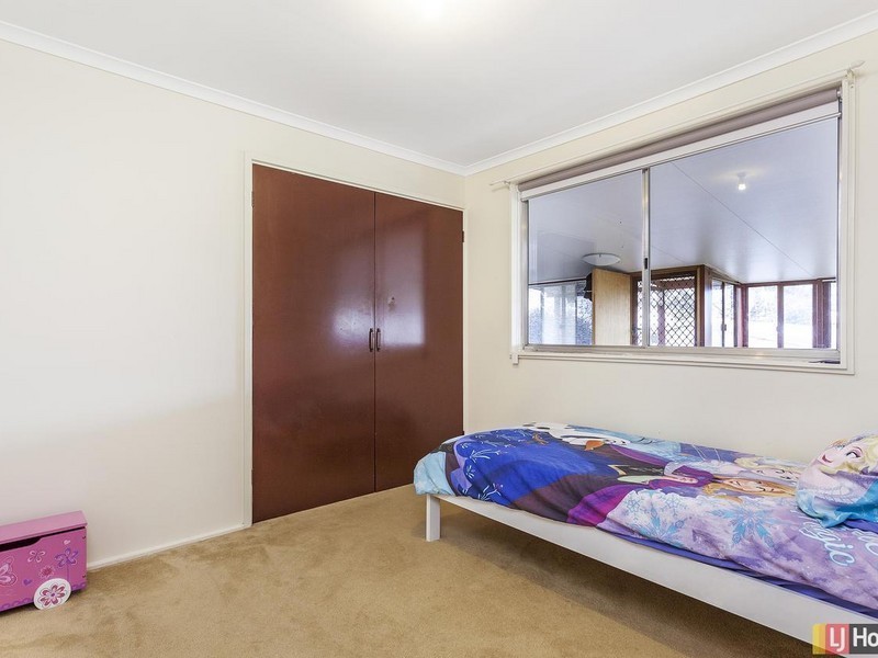 27 Elizabeth Crescent, Queanbeyan NSW 2620