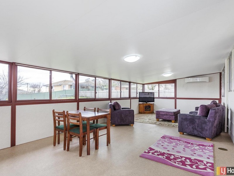 27 Elizabeth Crescent, Queanbeyan NSW 2620