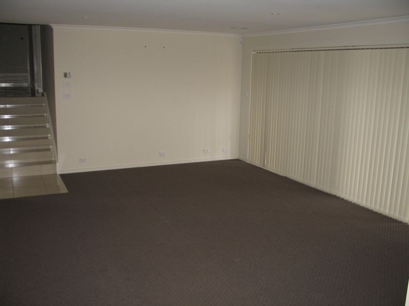 27 Balcombe Street, Jerrabomberra NSW 2619