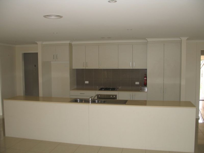 27 Balcombe Street, Jerrabomberra NSW 2619