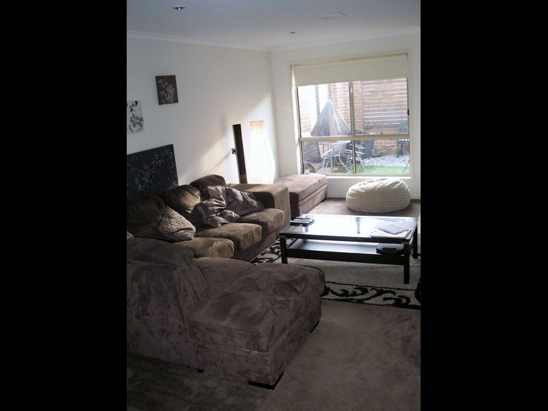 2/7-9 Blackall Avenue, Queanbeyan NSW 2620