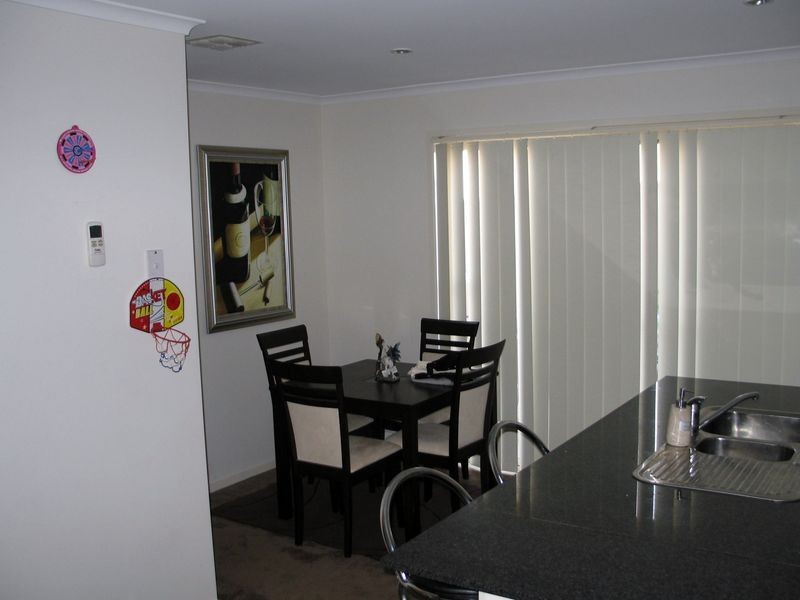 2/7-9 Blackall Avenue, Queanbeyan NSW 2620