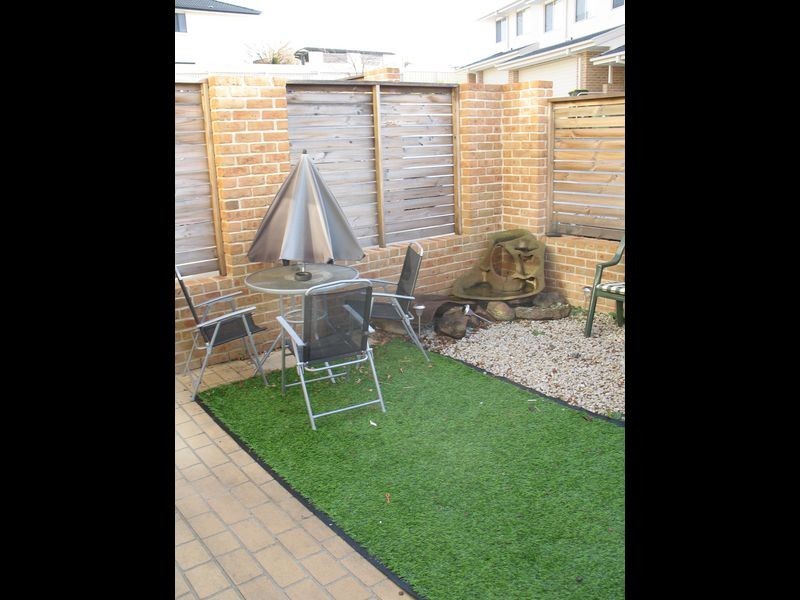 2/7-9 Blackall Avenue, Queanbeyan NSW 2620