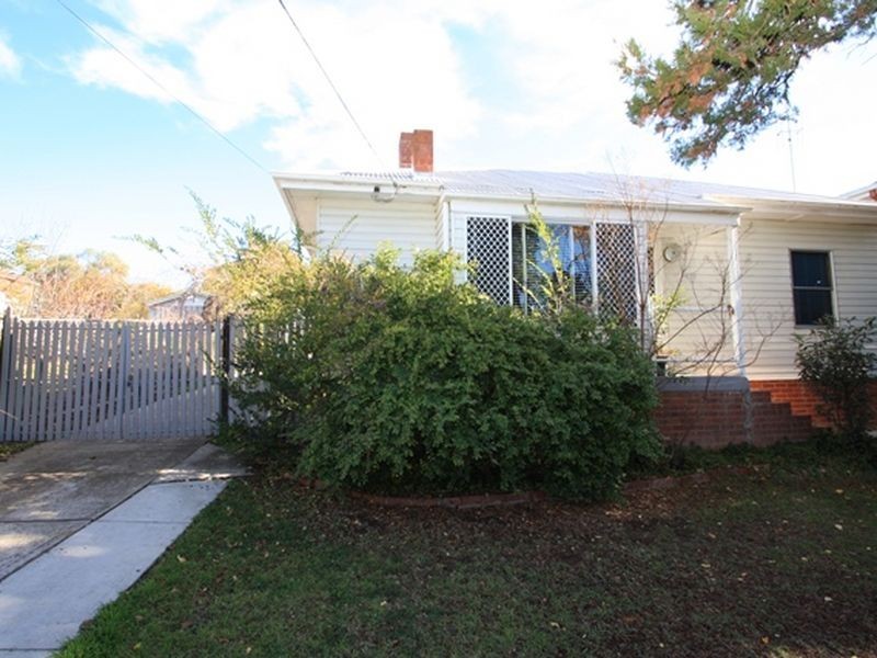 23 The Crescent, Queanbeyan NSW 2620