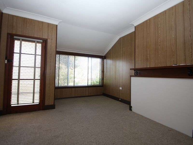 23 The Crescent, Queanbeyan NSW 2620