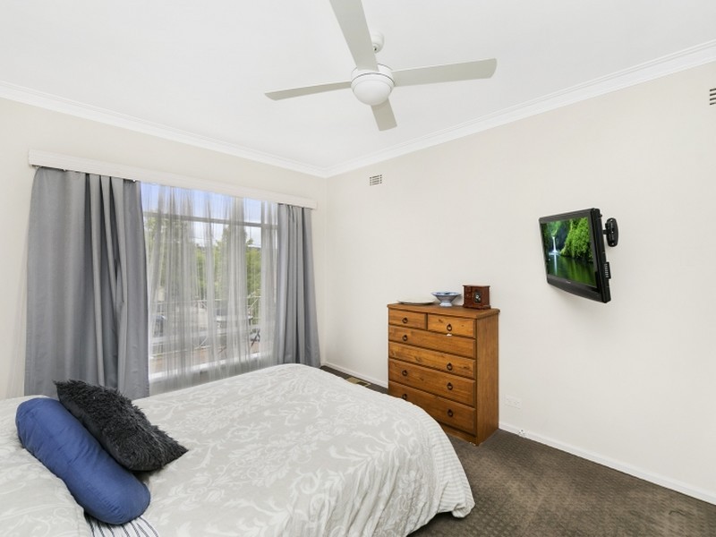 24 Sunnybar Parade, Queanbeyan NSW 2620