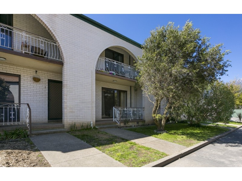 2/39-41 Booth Street, Queanbeyan NSW 2620