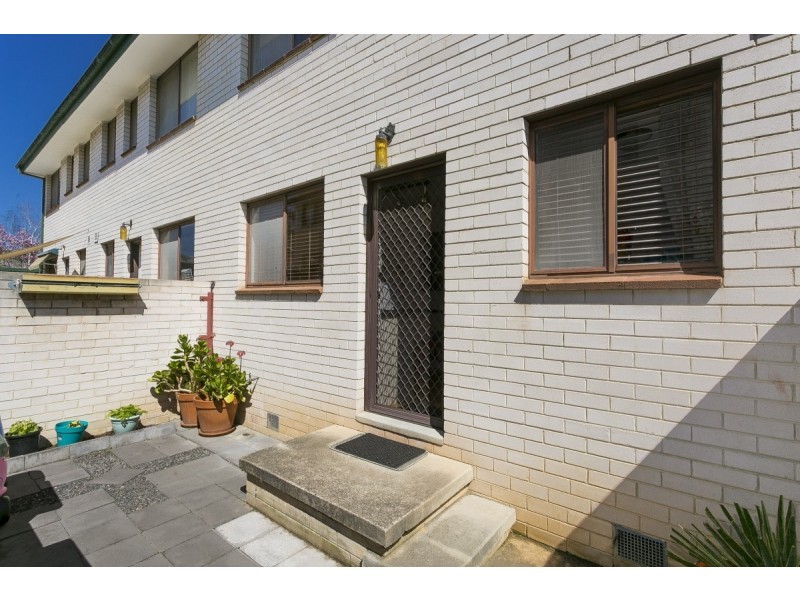 2/39-41 Booth Street, Queanbeyan NSW 2620