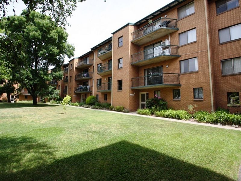 4/13-15 Mowatt Street, Queanbeyan NSW 2620