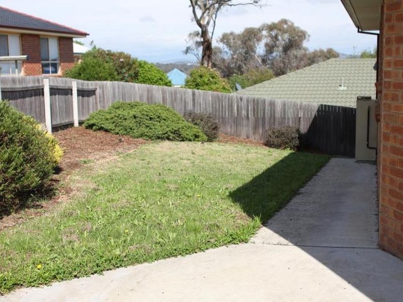 10 English Grove, Jerrabomberra NSW 2619