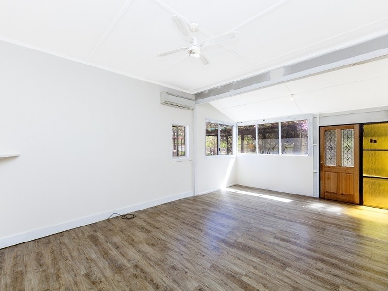 13 Spring Street, Captains Flat NSW 2623