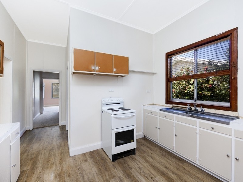 13 Spring Street, Captains Flat NSW 2623