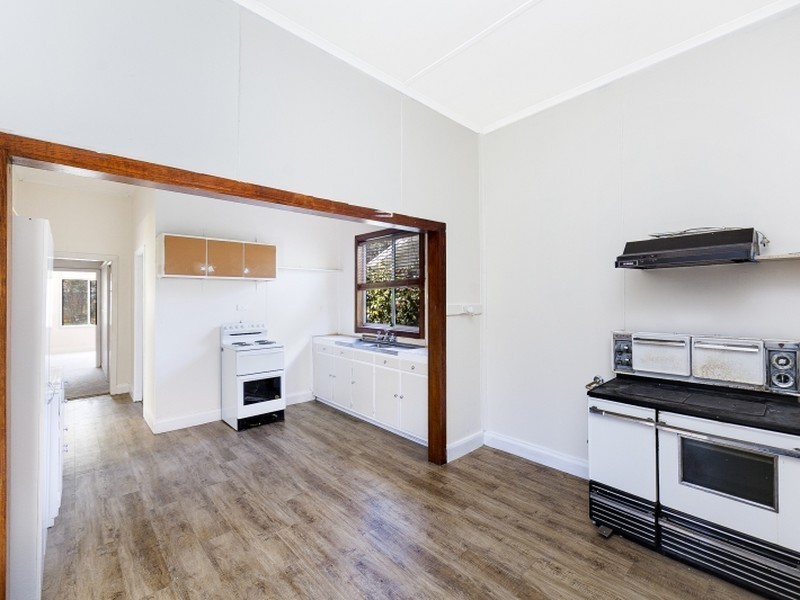 13 Spring Street, Captains Flat NSW 2623