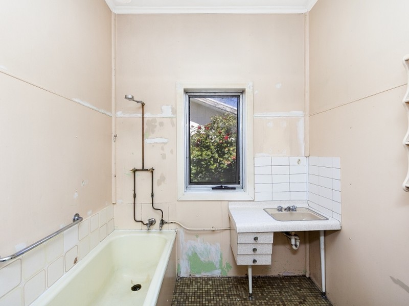 13 Spring Street, Captains Flat NSW 2623