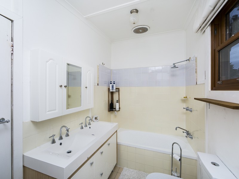 82 Thurralilly Street, Queanbeyan NSW 2620